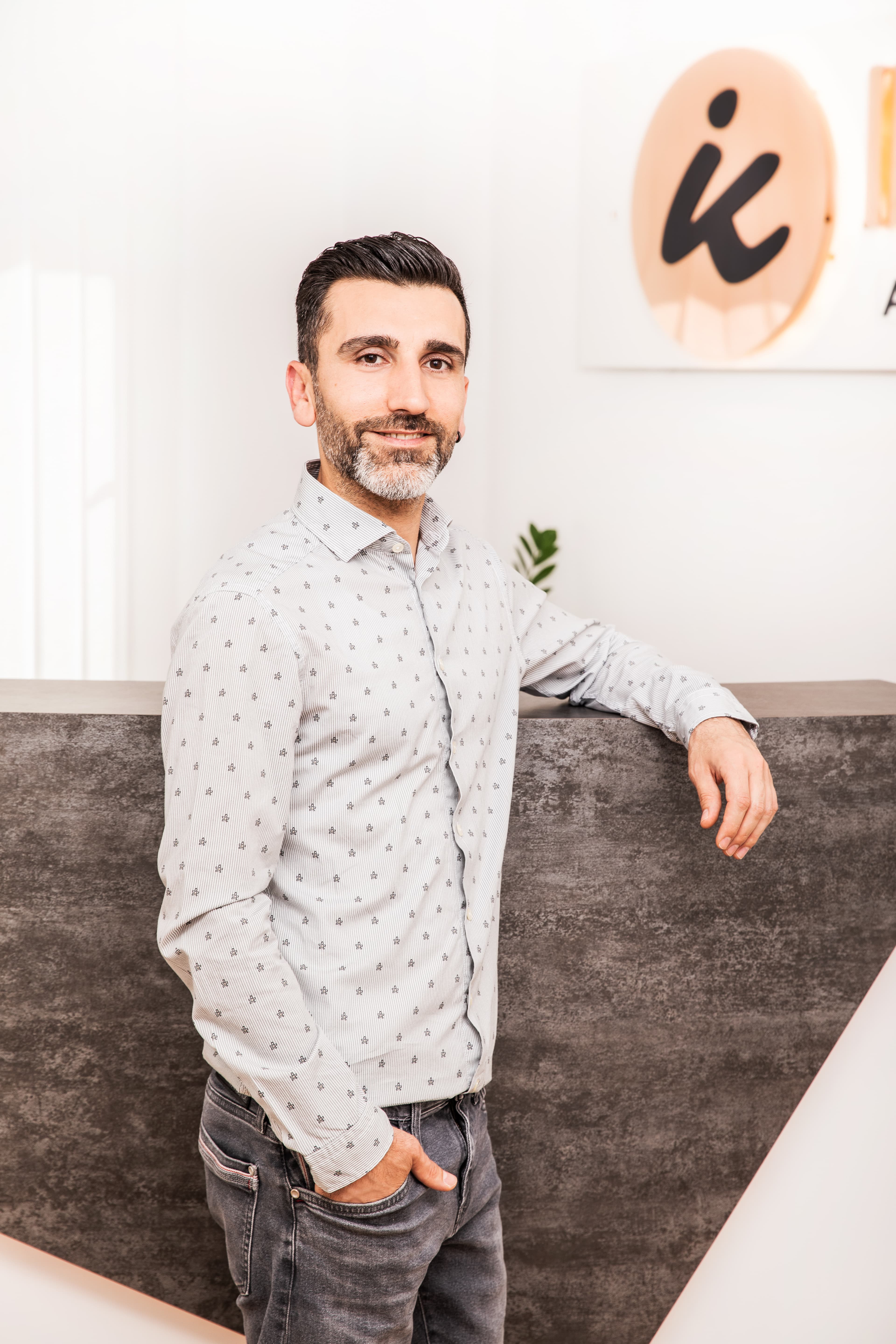 Dr. (Univ. Med.) Ikbal Köceroglu