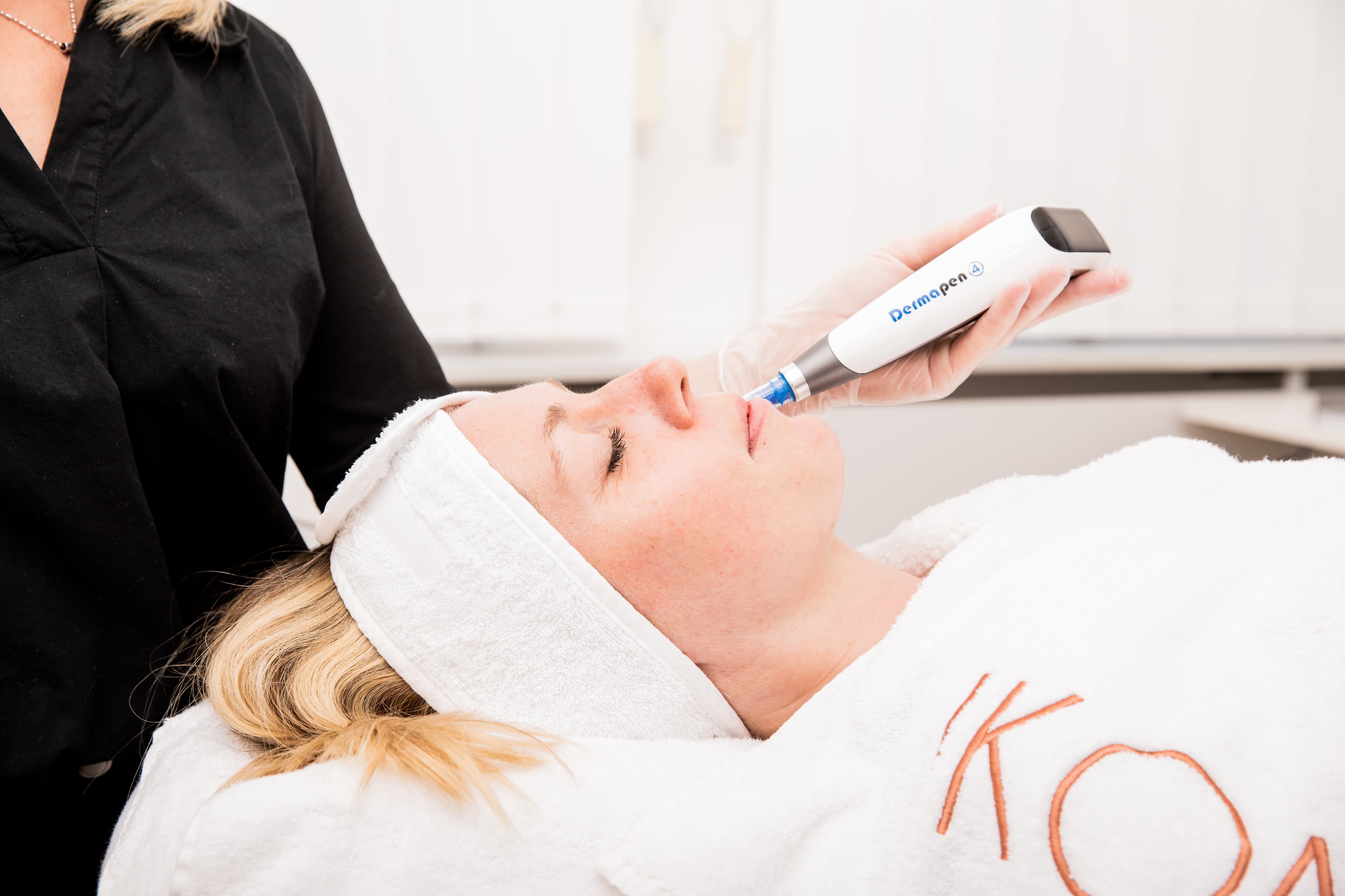 Microneedling mit Dermapen 4 Pro